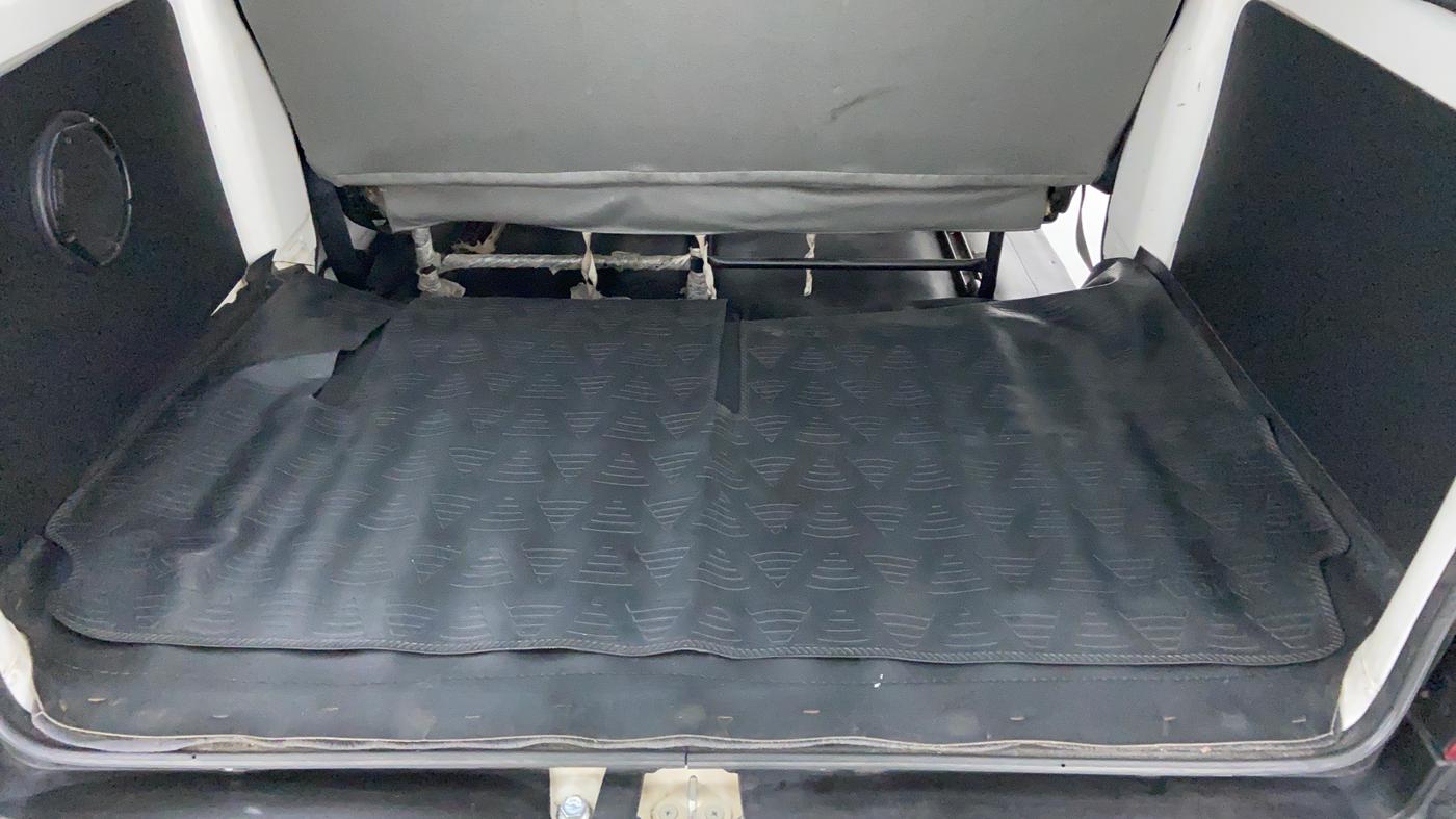 2018 Maruti Eeco 5 STR WITH AC PLUSHTR, Petrol, Manual, 36,831 km, Boot Inside View