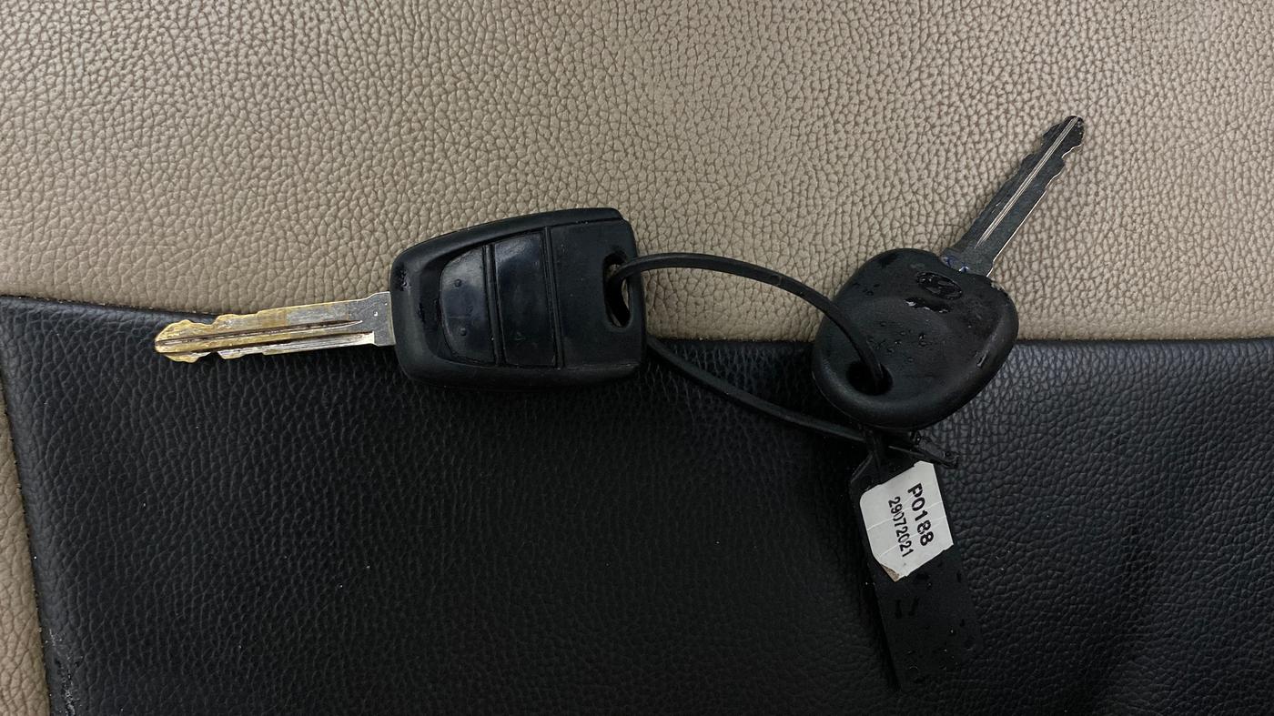 2021 Hyundai NEW SANTRO SPORTZ AMT, Petrol, Automatic, 28,675 km, Key Close Up