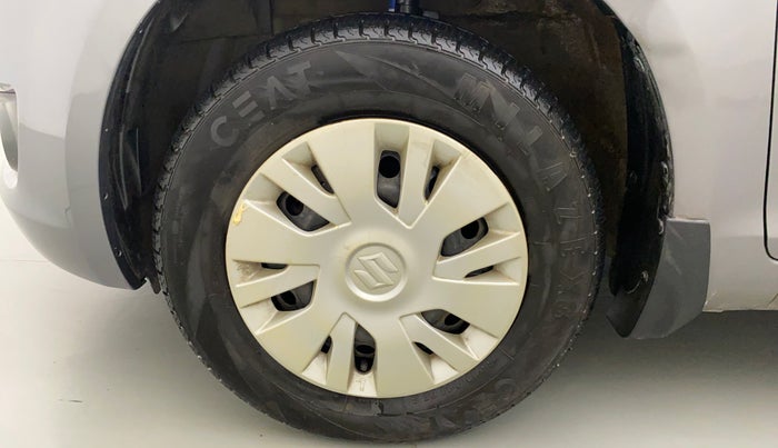 2013 Maruti Swift VXI, CNG, Manual, 70,905 km, Left Front Wheel