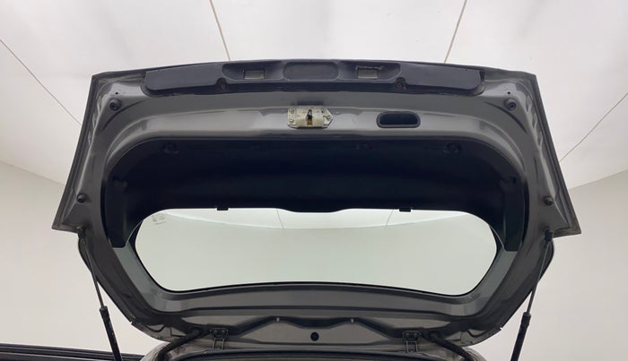 2013 Maruti Swift VXI, CNG, Manual, 70,905 km, Boot Door Open