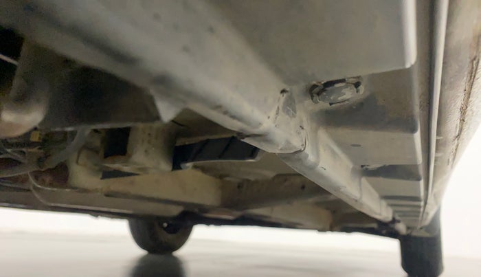 2013 Maruti Swift VXI, CNG, Manual, 70,905 km, Right Side Underbody