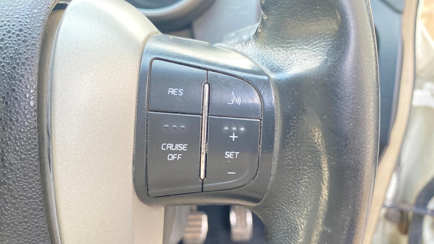 2016 Mahindra XUV500 W10, Diesel, Manual, 93,866 km, Adaptive Cruise Control