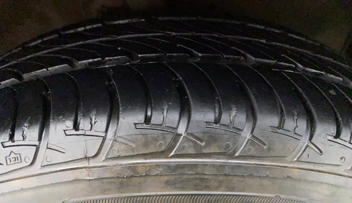 2018 Maruti Celerio VXI CNG D, CNG, Manual, 14,899 km, Right Front Tyre Tread
