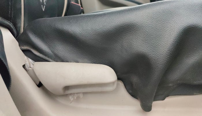 2017 Maruti Celerio VXI (O) CNG, CNG, Manual, 64,551 km, Driver Side Adjustment Panel