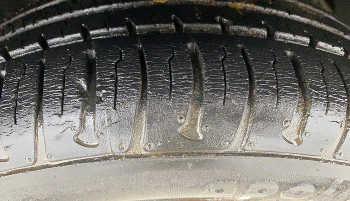 2018 Tata Tiago XT PETROL, Petrol, Manual, 11,918 km, Right Front Tyre Tread