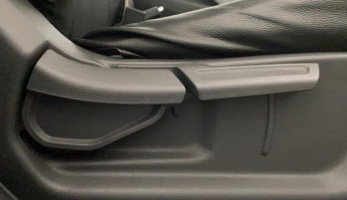 2022 Hyundai GRAND I10 NIOS ASTA 1.2 KAPPA VTVT, Petrol, Manual, 34,592 km, Driver Side Adjustment Panel
