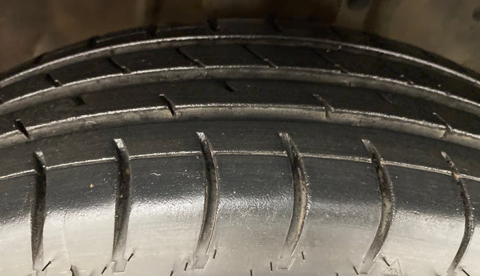 2013 Nissan Micra Active XV, Petrol, Manual, 1,06,235 km, Right Front Tyre Tread