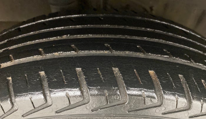 2013 Nissan Micra Active XV, Petrol, Manual, 1,06,235 km, Right Rear Tyre Tread