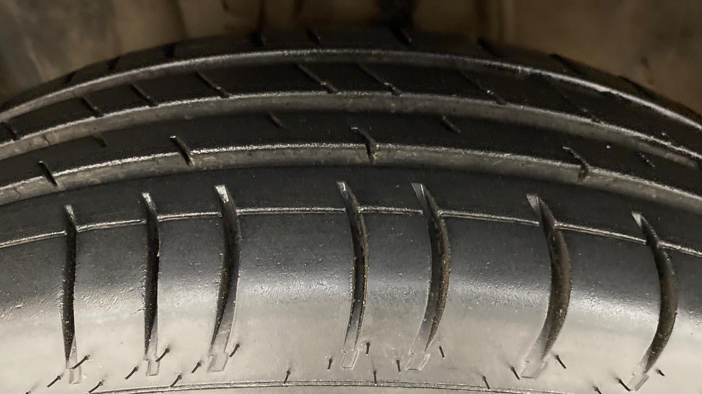 2013 Nissan Micra Active XV, Petrol, Manual, 1,06,235 km, Left Front Tyre Tread