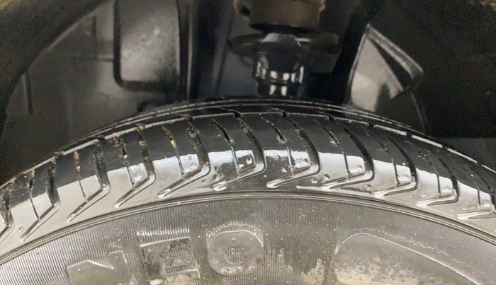 2018 Renault Kwid CLIMBER 1.0, Petrol, Manual, 63,246 km, Left Front Tyre Tread