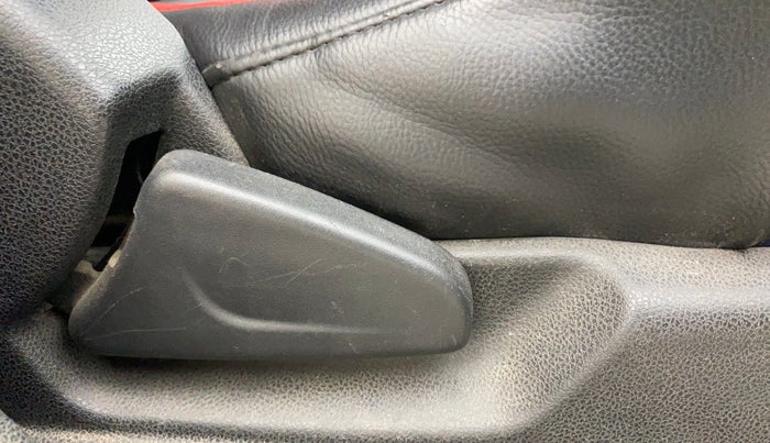 2018 Renault Kwid CLIMBER 1.0, Petrol, Manual, 63,246 km, Driver Side Adjustment Panel