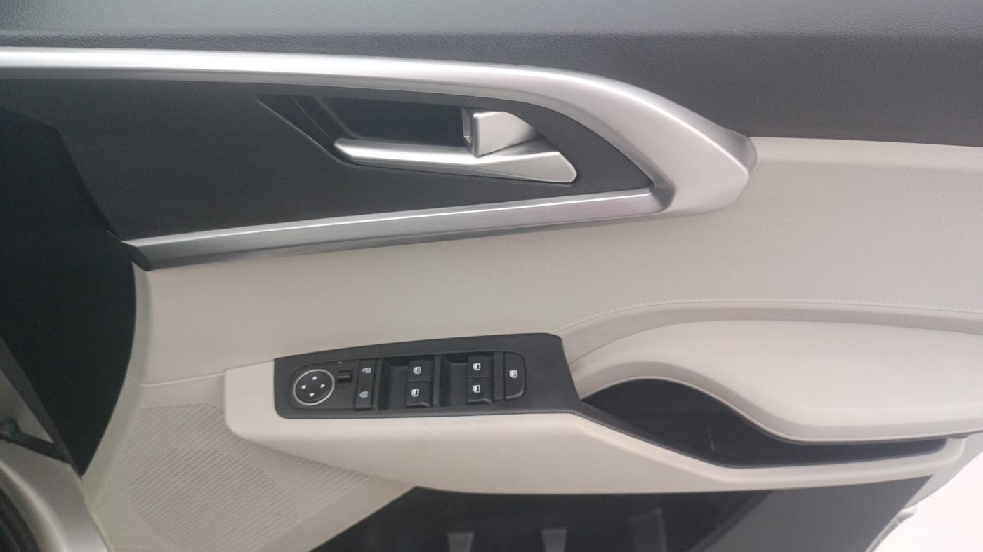 2023 KIA CARENS PRESTIGE 1.5 PETROL 7 STR, Petrol, Manual, 65,293 km, Driver Side Door Panels Control