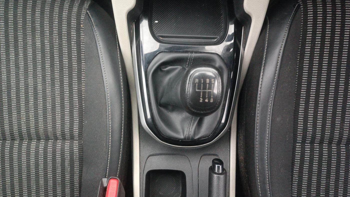 2023 KIA CARENS PRESTIGE 1.5 PETROL 7 STR, Petrol, Manual, 65,293 km, Gear Lever