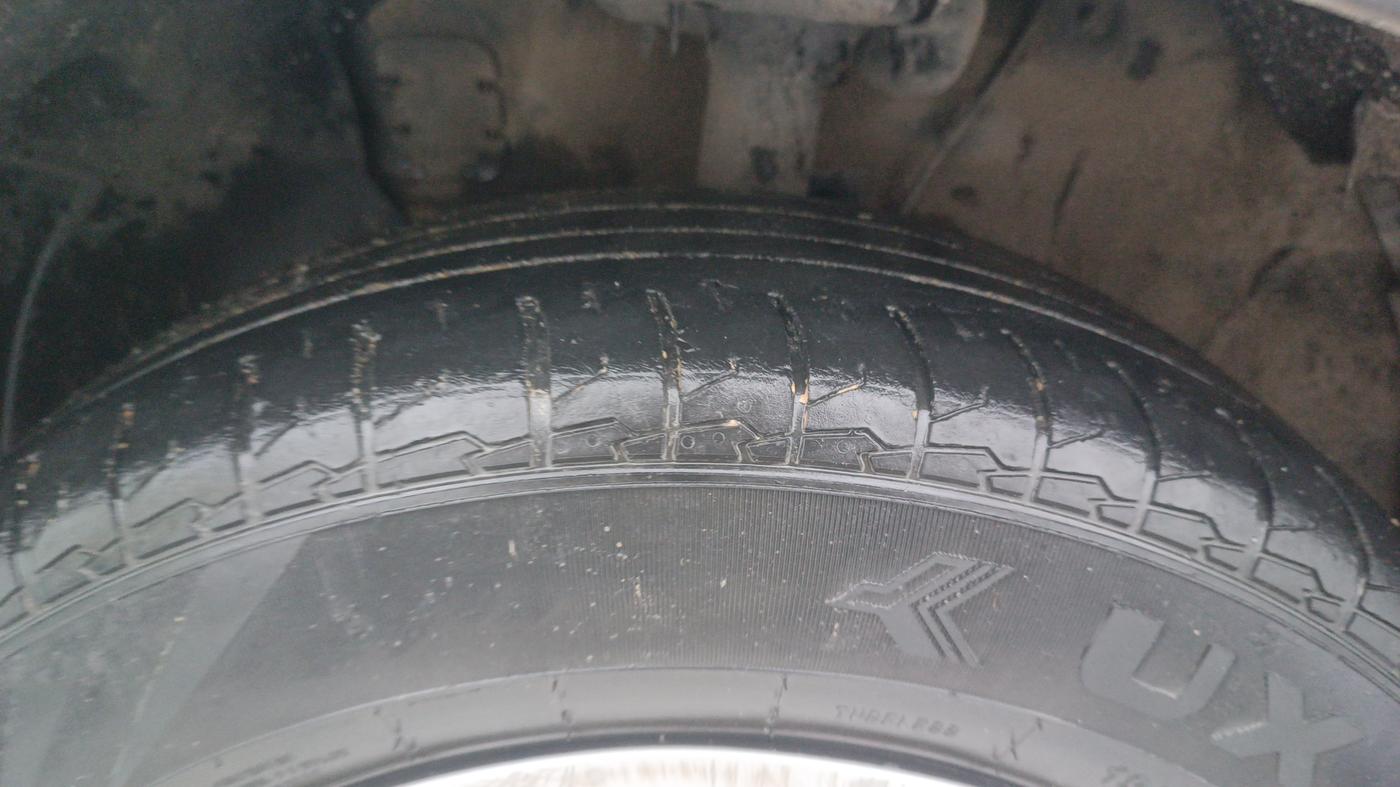 2023 KIA CARENS PRESTIGE 1.5 PETROL 7 STR, Petrol, Manual, 65,293 km, Left Front Tyre Tread