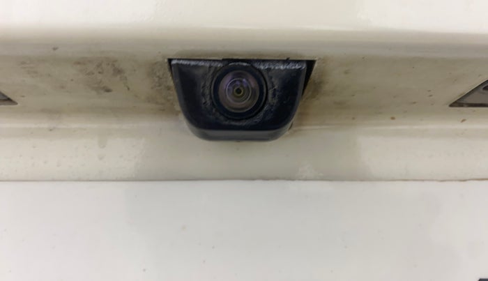 2019 Mahindra TUV300 T10, Diesel, Manual, 1,12,608 km, Parking Camera