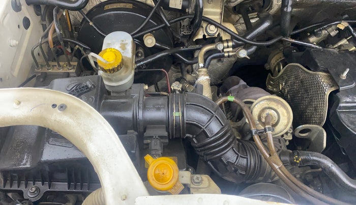 2019 Mahindra TUV300 T10, Diesel, Manual, 1,12,608 km, Engine View - Right