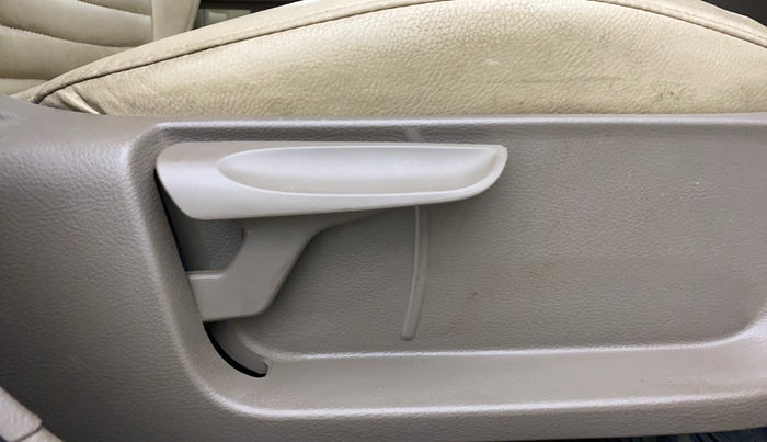 2015 Skoda Rapid 1.5 TDI CR ELEGANCE AT, Diesel, Automatic, 38,260 km, Driver Side Adjustment Panel