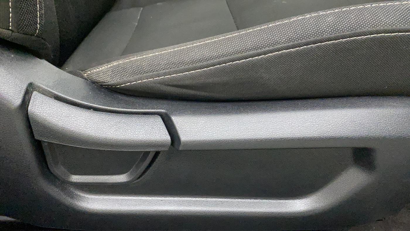 2022 Hyundai NEW I20 MAGNA 1.2 MT, Petrol, Manual, 11,421 km, Driver Side Adjustment Panel