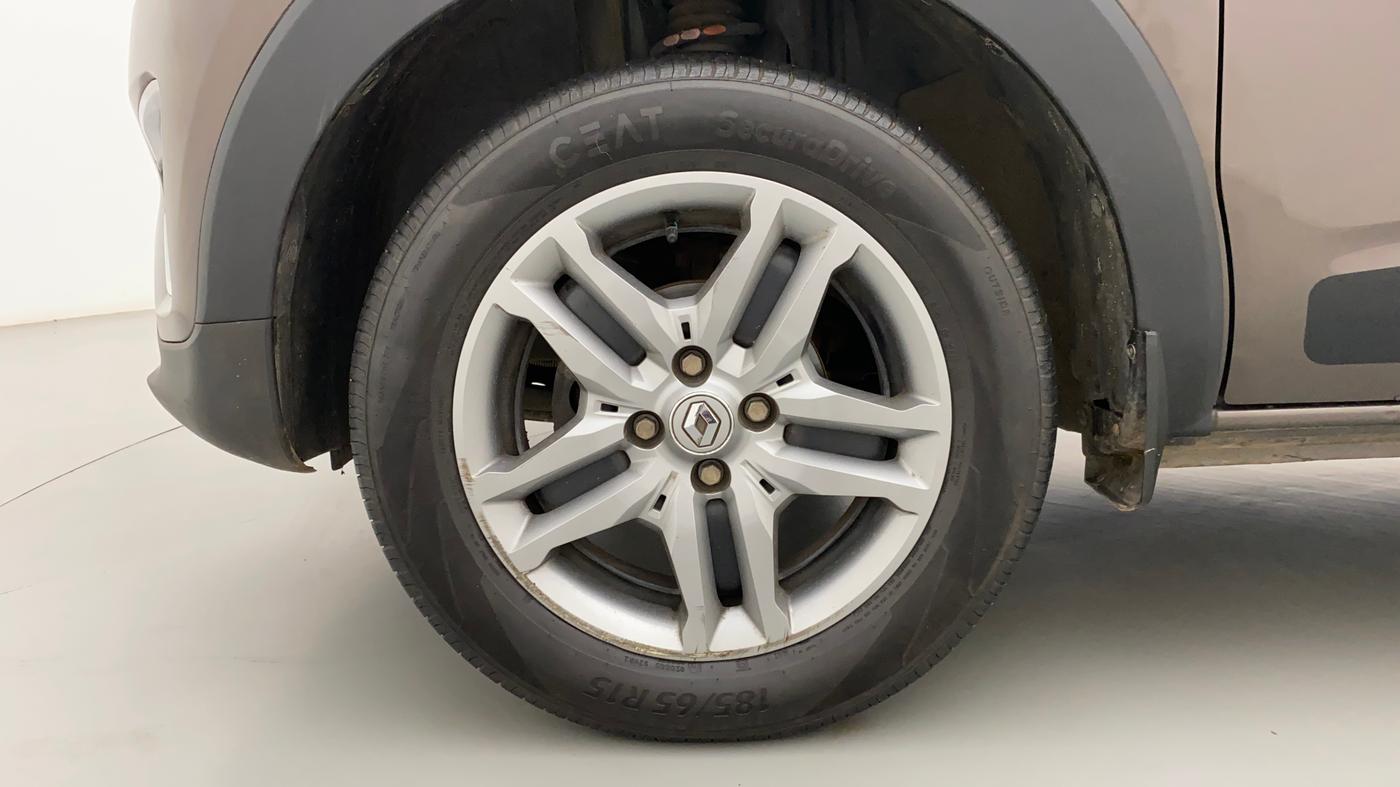 2023 Renault TRIBER RXZ, Petrol, Manual, 20,242 km, Left Front Wheel