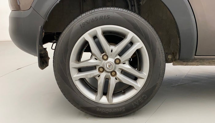 2023 Renault TRIBER RXZ, Petrol, Manual, 20,242 km, Right Rear Wheel