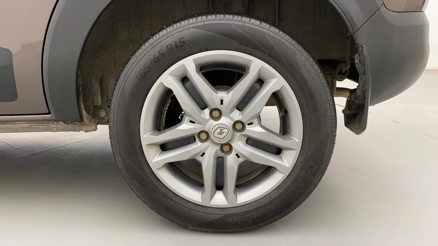 2023 Renault TRIBER RXZ, Petrol, Manual, 20,242 km, Left Rear Wheel