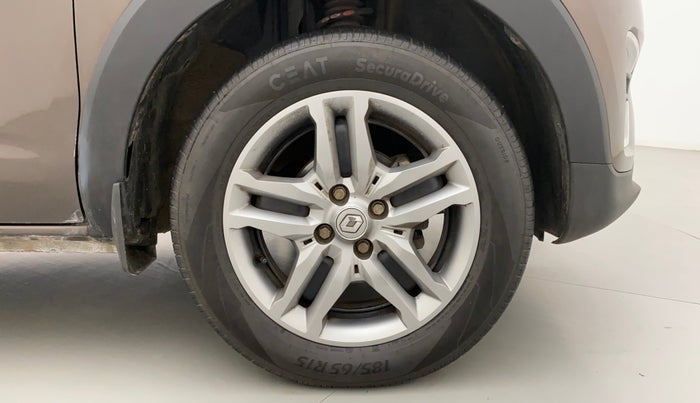 2023 Renault TRIBER RXZ, Petrol, Manual, 20,242 km, Right Front Wheel