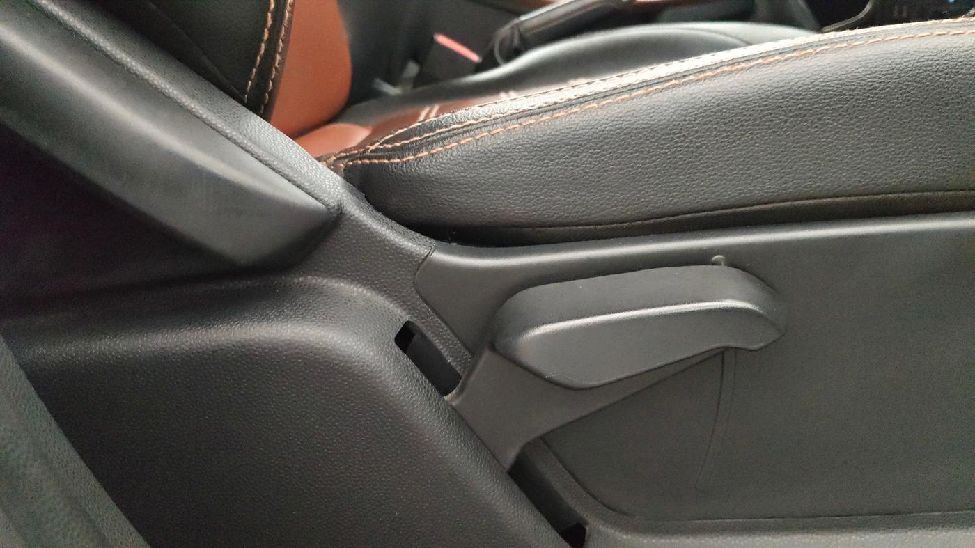 2020 Ford Ecosport TITANIUM 1.5L THUNDER EDTION PETROL, Petrol, Manual, 1,07,061 km, Driver Side Adjustment Panel