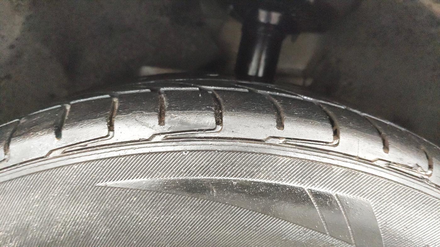 2020 Ford Ecosport TITANIUM 1.5L THUNDER EDTION PETROL, Petrol, Manual, 1,07,061 km, Left Front Tyre Tread