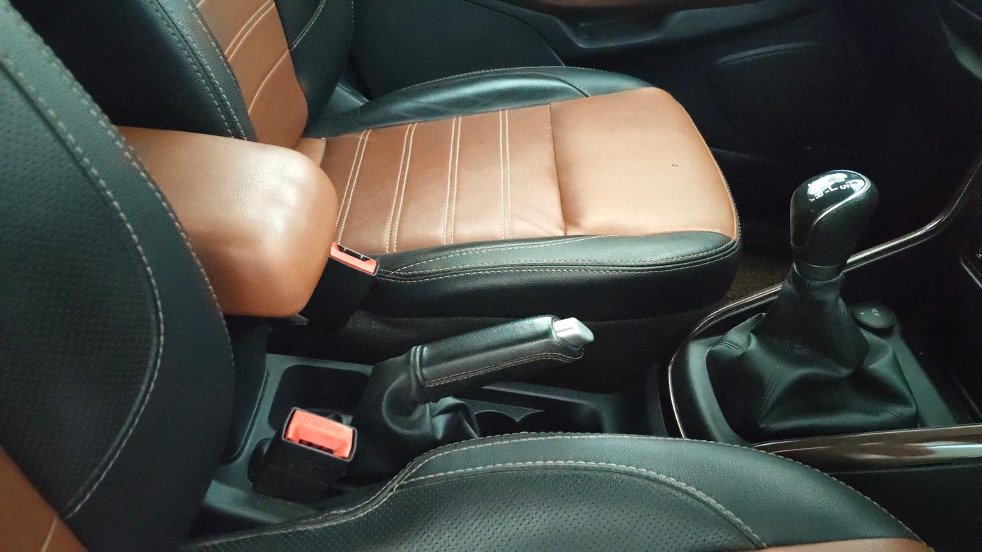 2020 Ford Ecosport TITANIUM 1.5L THUNDER EDTION PETROL, Petrol, Manual, 1,07,061 km, Gear Lever