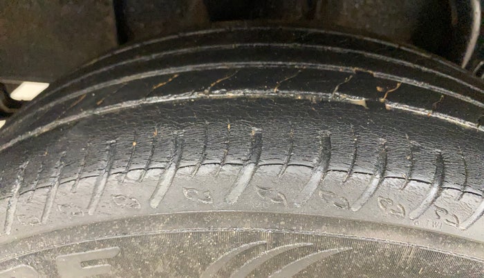 2021 Renault Kiger RXT MT DUAL TONE, Petrol, Manual, 79,672 km, Right Rear Tyre Tread