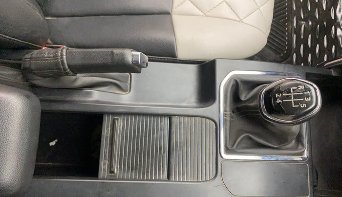 2021 Renault Kiger RXT MT DUAL TONE, Petrol, Manual, 79,672 km, Gear Lever