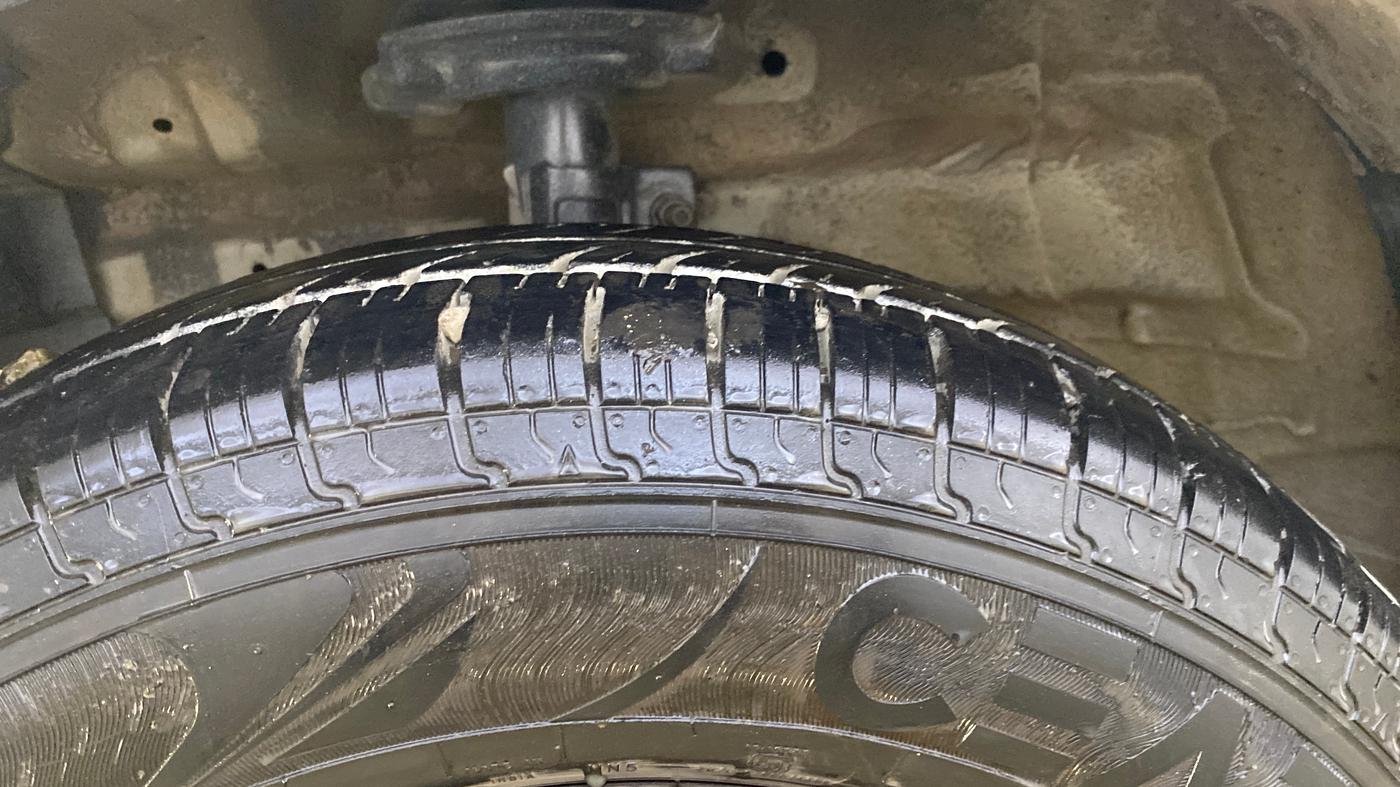 2014 Maruti Swift LXI, Petrol, Manual, 44,288 km, Left Front Tyre Tread