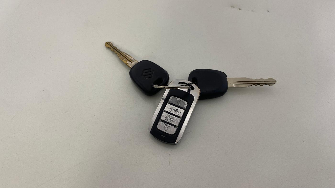 2014 Maruti Swift LXI, Petrol, Manual, 44,288 km, Key Close Up