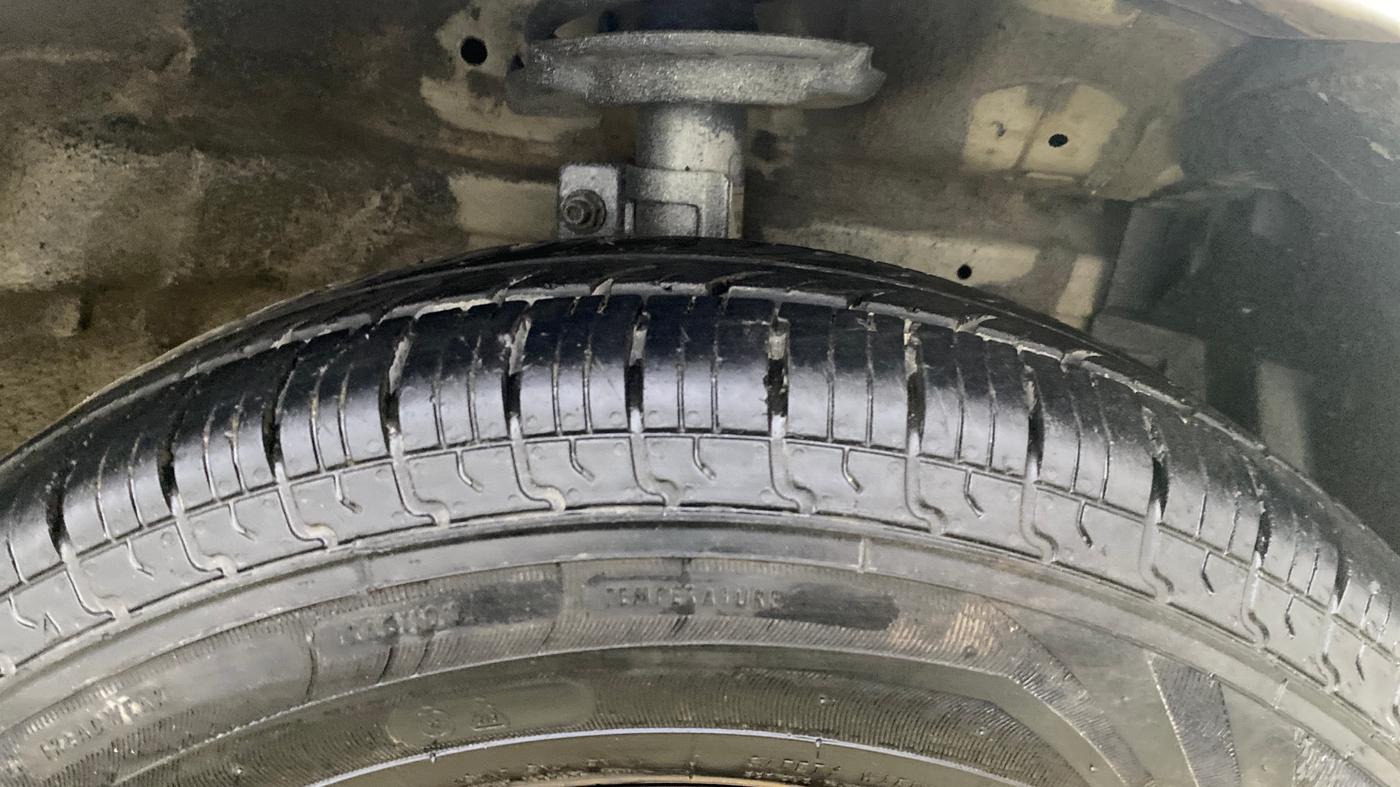 2014 Maruti Swift LXI, Petrol, Manual, 44,288 km, Right Front Tyre Tread