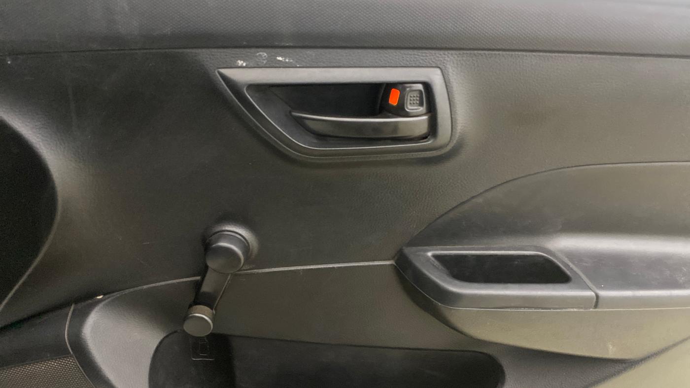 2014 Maruti Swift LXI, Petrol, Manual, 44,288 km, Driver Side Door Panels Control