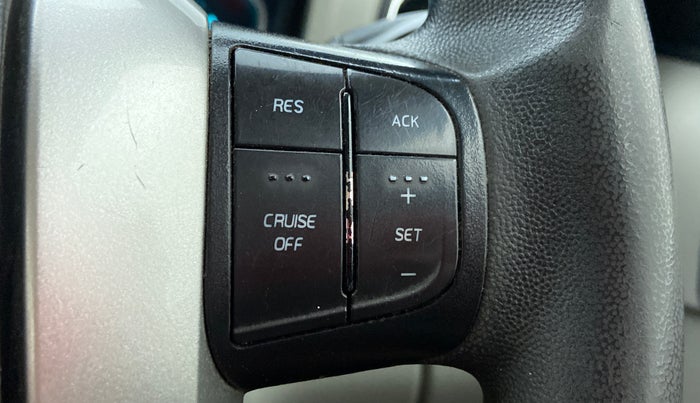 2016 Mahindra Scorpio S10, Diesel, Manual, 75,323 km, Adaptive Cruise Control