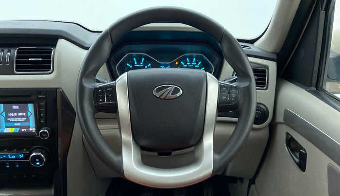 2016 Mahindra Scorpio S10, Diesel, Manual, 75,323 km, Steering Wheel Close Up