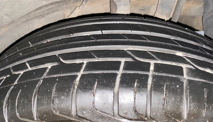 2024 Tata NEXON SMART 1.2 PETROL, Petrol, Manual, 29,844 km, Left Rear Tyre Tread