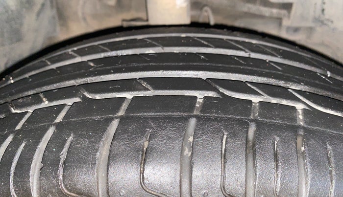 2024 Tata NEXON SMART 1.2 PETROL, Petrol, Manual, 29,844 km, Right Front Tyre Tread