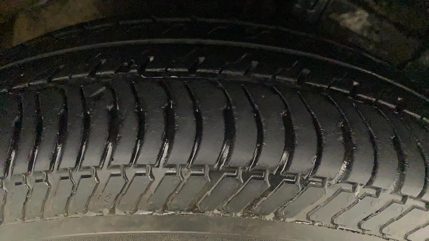 2014 Maruti Swift VDI, Diesel, Manual, 83,006 km, Right Rear Tyre Tread