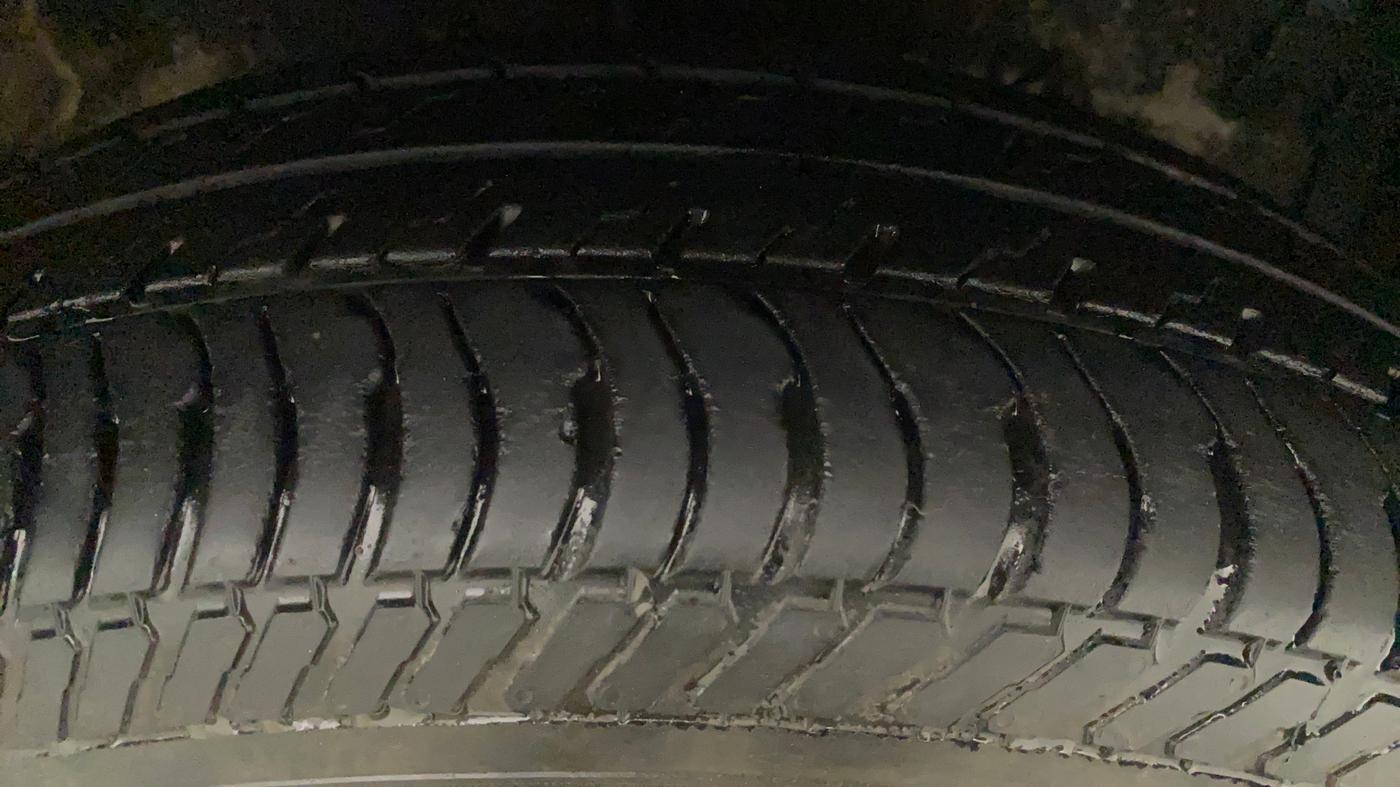 2014 Maruti Swift VDI, Diesel, Manual, 83,006 km, Right Front Tyre Tread