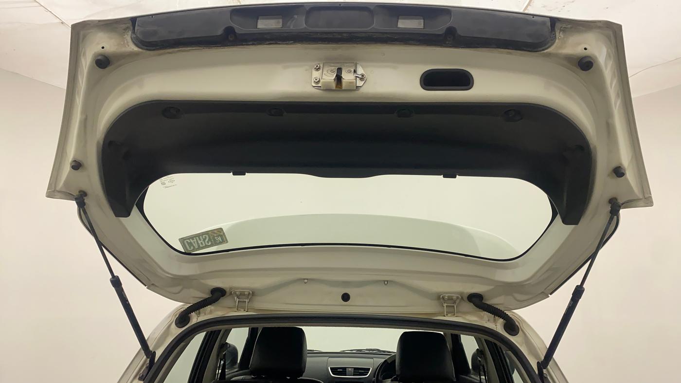 2014 Maruti Swift VDI, Diesel, Manual, 83,006 km, Boot Door Open