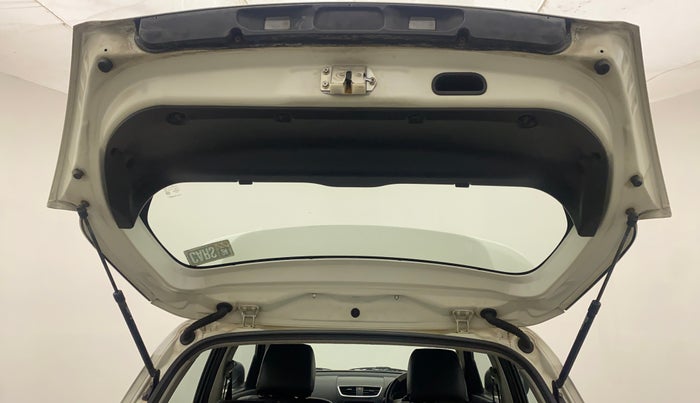 2014 Maruti Swift VDI, Diesel, Manual, 83,006 km, Boot Door Open