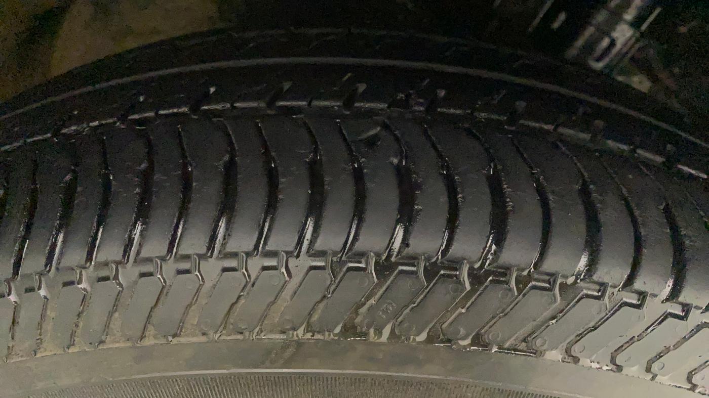 2014 Maruti Swift VDI, Diesel, Manual, 83,006 km, Left Front Tyre Tread