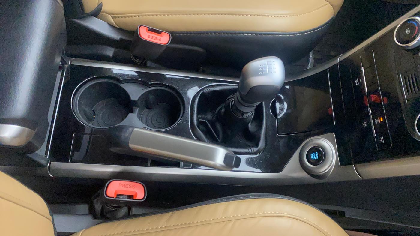 2021 Mahindra XUV500 W11(O), Diesel, Manual, 21,439 km, Gear Lever
