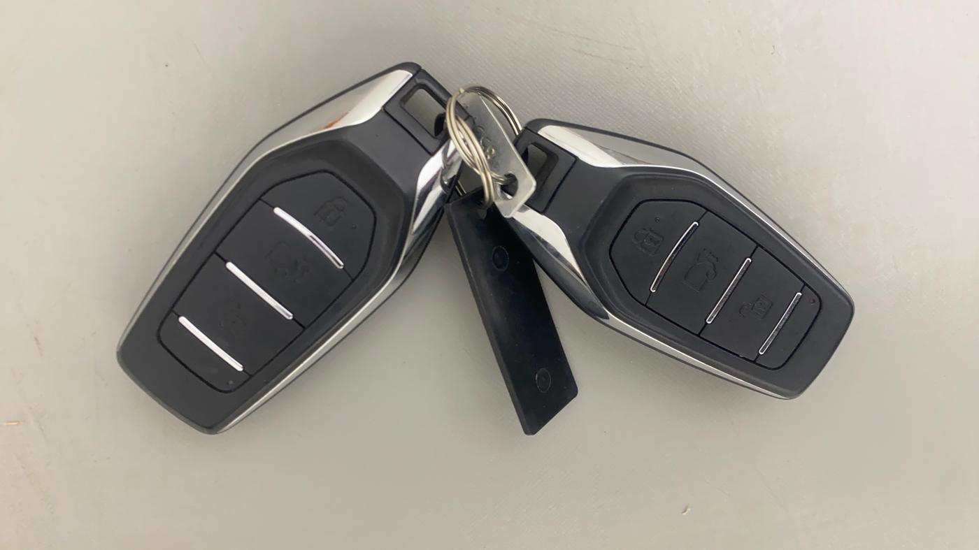 2021 Mahindra XUV500 W11(O), Diesel, Manual, 21,439 km, Key Close Up