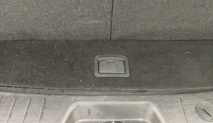 2021 Mahindra XUV500 W11(O), Diesel, Manual, 21,359 km, Boot Inside