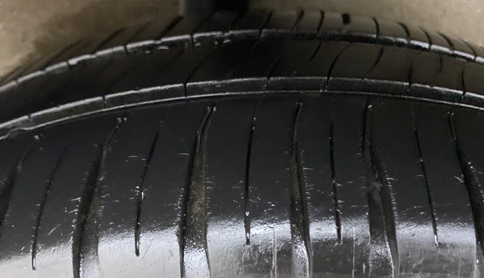 2012 Maruti Ritz VDI, Diesel, Manual, 99,058 km, Right Rear Tyre Tread