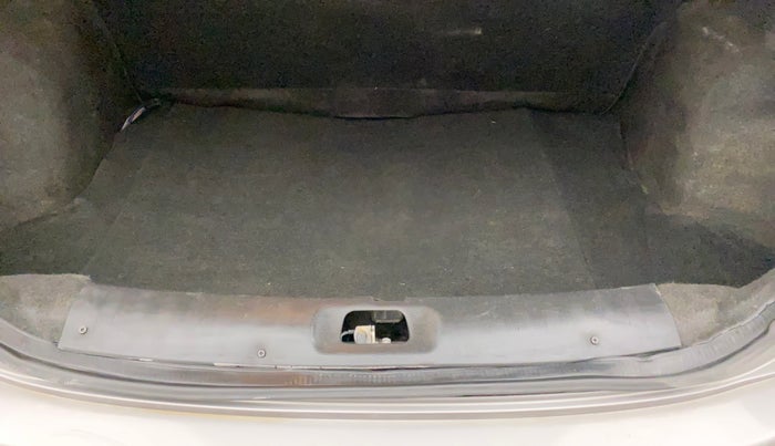 2014 Maruti Swift Dzire VXI, Petrol, Manual, 62,646 km, Boot Inside