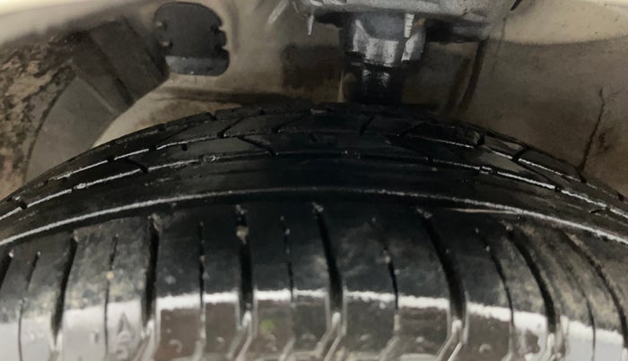 2022 Hyundai NEW I20 SPORTZ 1.2 MT, Petrol, Manual, 36,393 km, Left Front Tyre Tread